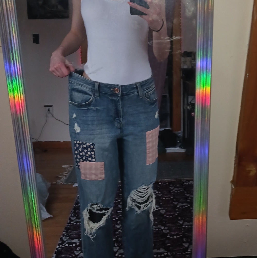 WOMAN'S HIGH RISE BLUE RIPPED PATCHWORK JEANS - Picture 9 of 11